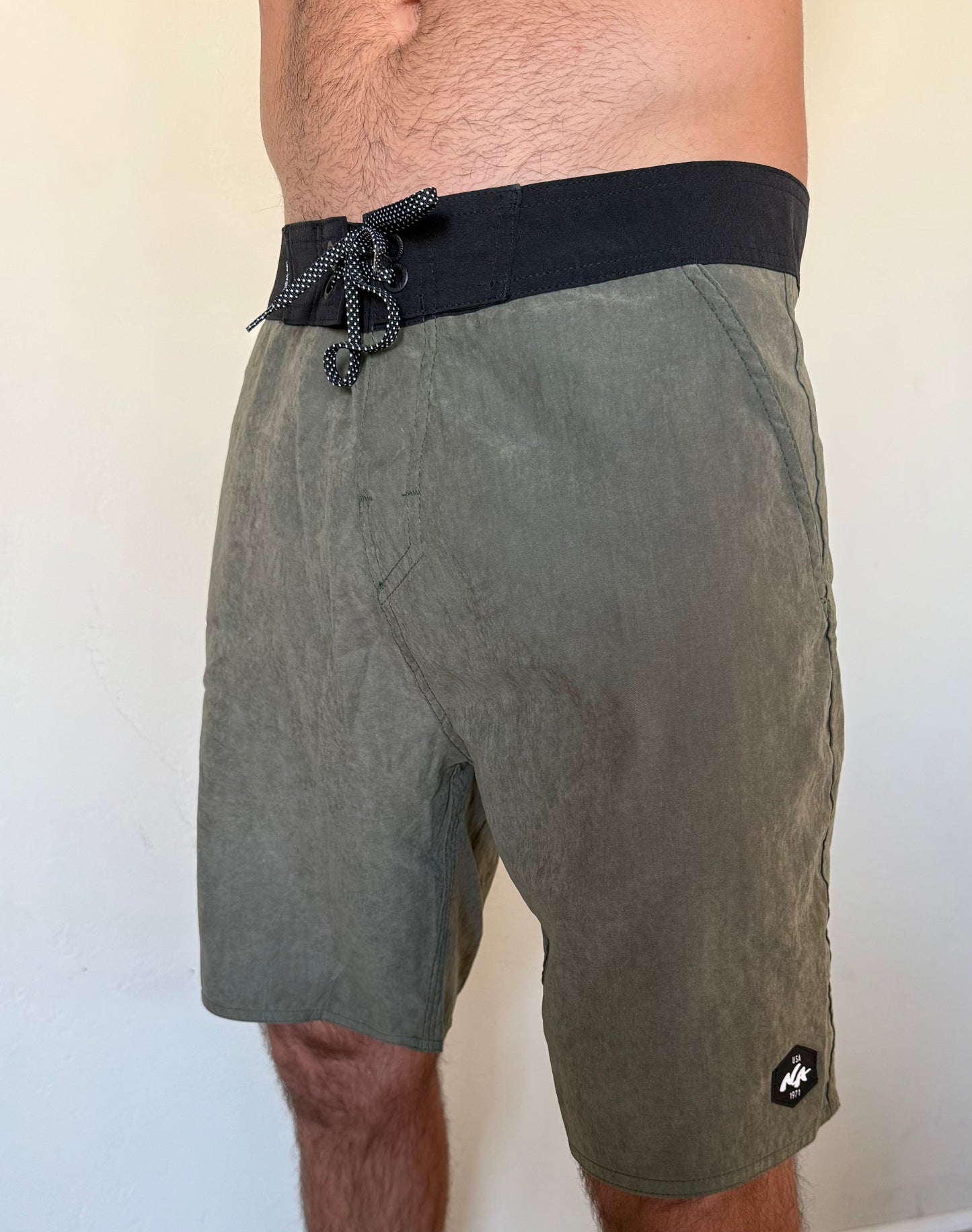 Natural Art Board Shorts Retro Classic 19"